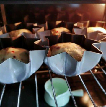 簡單的松軟香甜椰蓉面包，在家輕松做，大家都愛吃